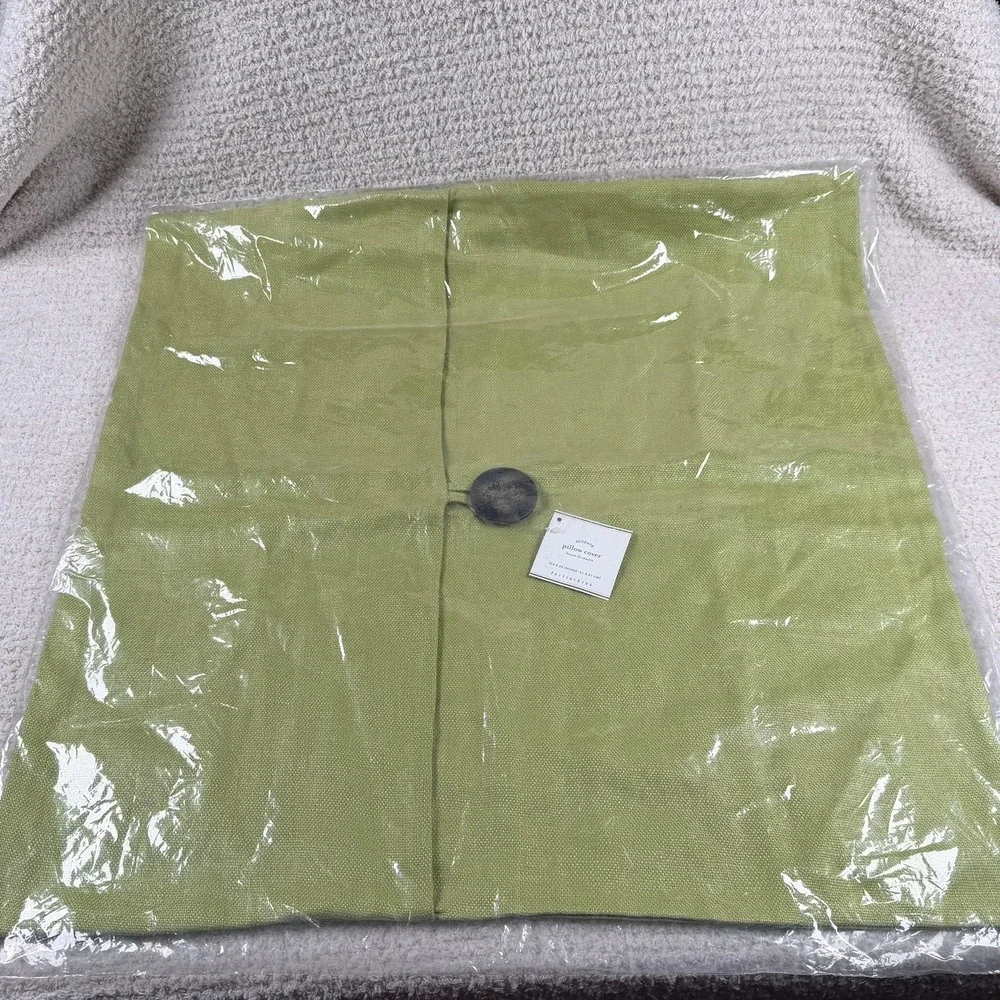 Pottery Barn Accents Green Textured Pillow Cover 24x24 Button Closure‎
